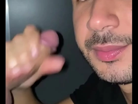 Powerbottombr chupando pica grossa no glory hole