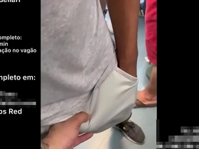 Lucas scudellari recebendo mão amiga dentro do vagão de trem (completo no red)